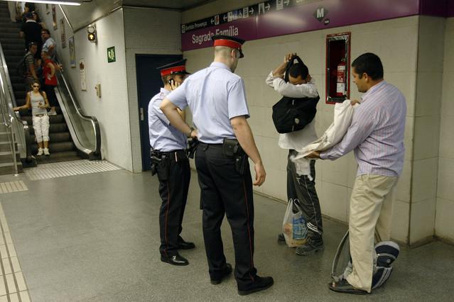 carterista detenido en metro de barcelona
