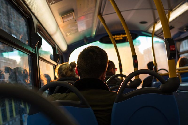 evitar los mareos en el autocar