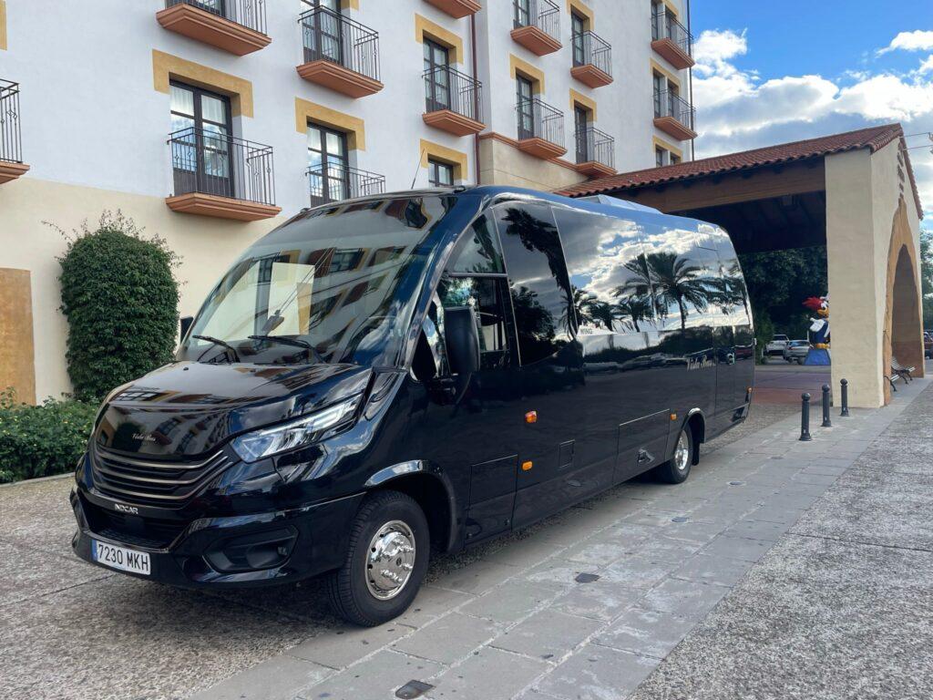 minibus 25 pax