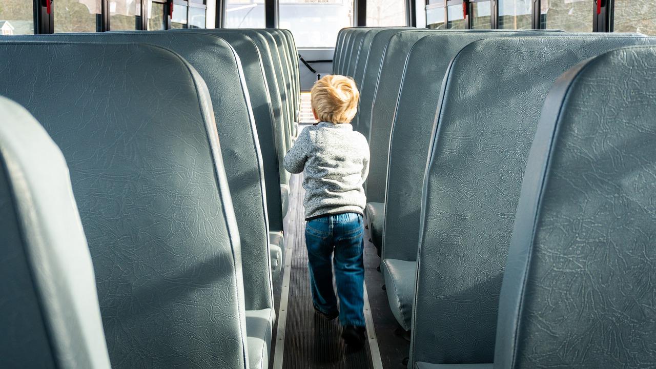 usar-los-cinturones-de-seguridad-en-un-autobus